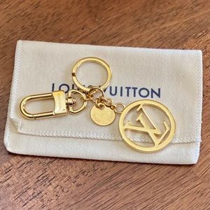 LOUIS VUITTON CIRCLE BAG CHARM & KEY HOLDER